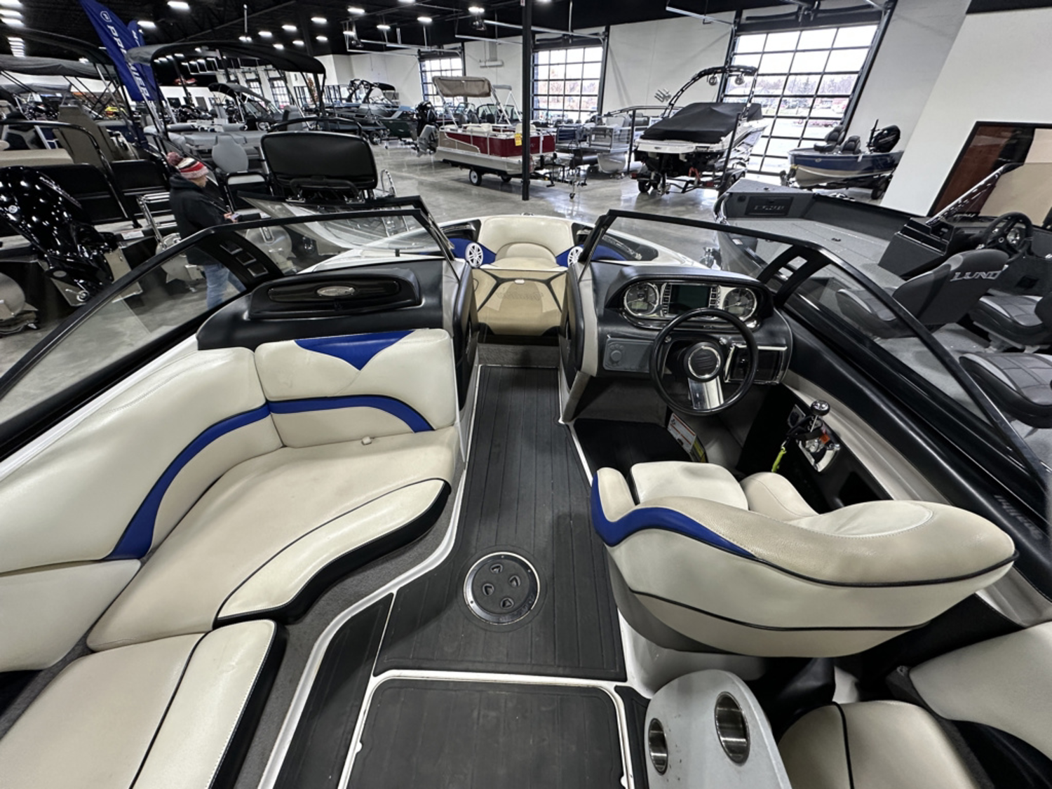 2011 Malibu Boats Wakesetter for sale in Mauston, Wisconsin