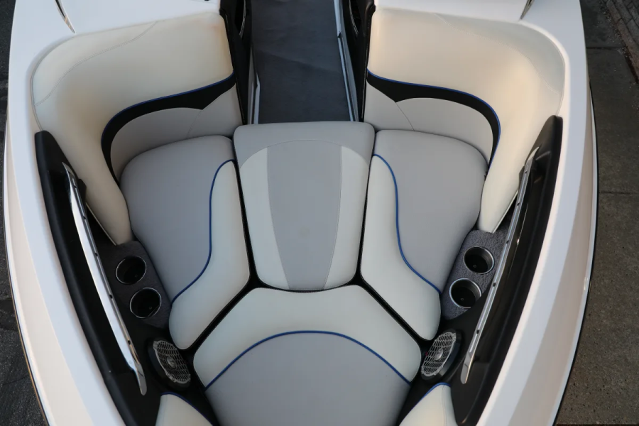 2012 Malibu Boats Wakesetter VLX for sale in Highland, Michigan