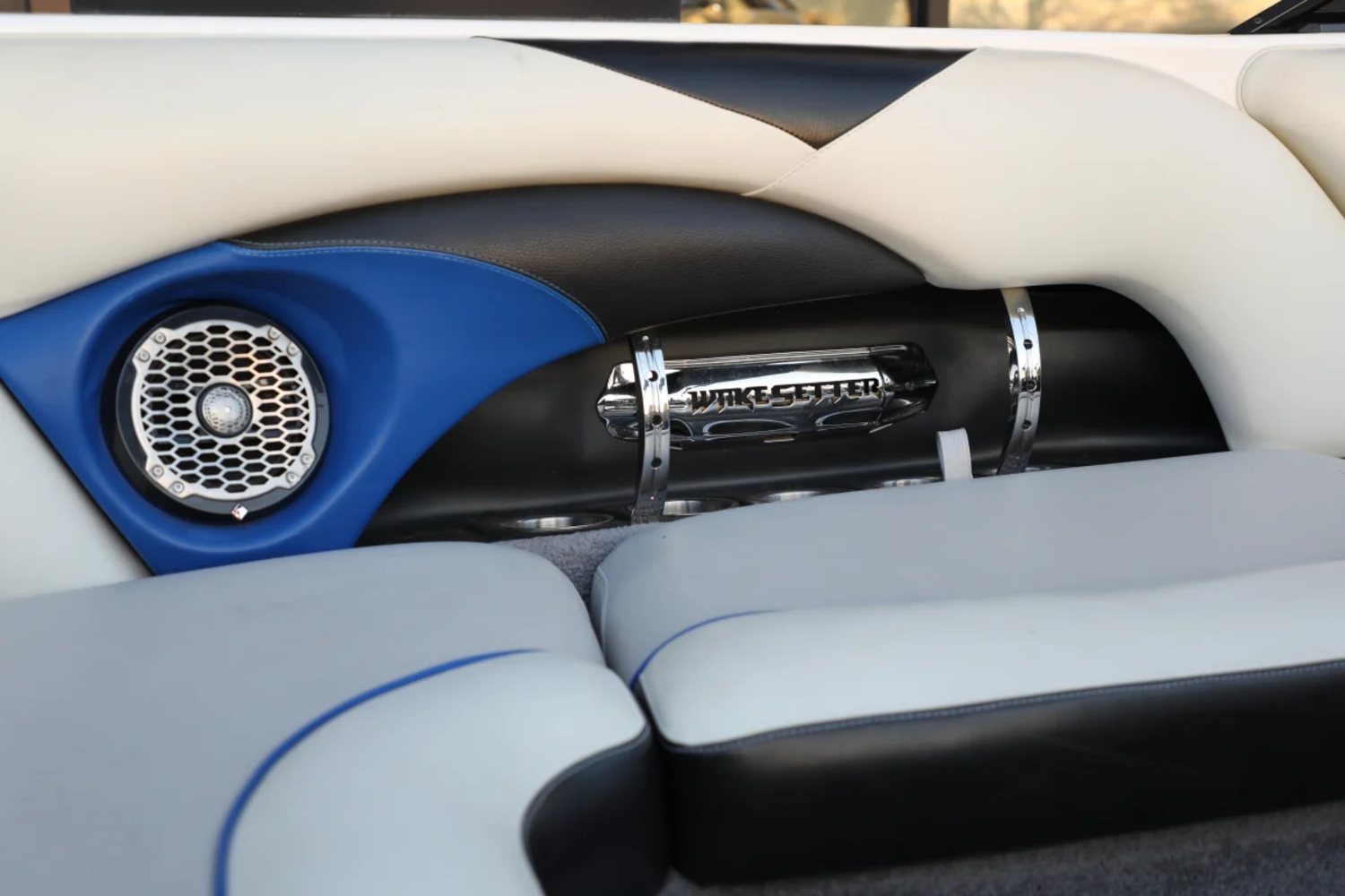 2012 Malibu 21 VLX Wakesetter - New Arrival!!!