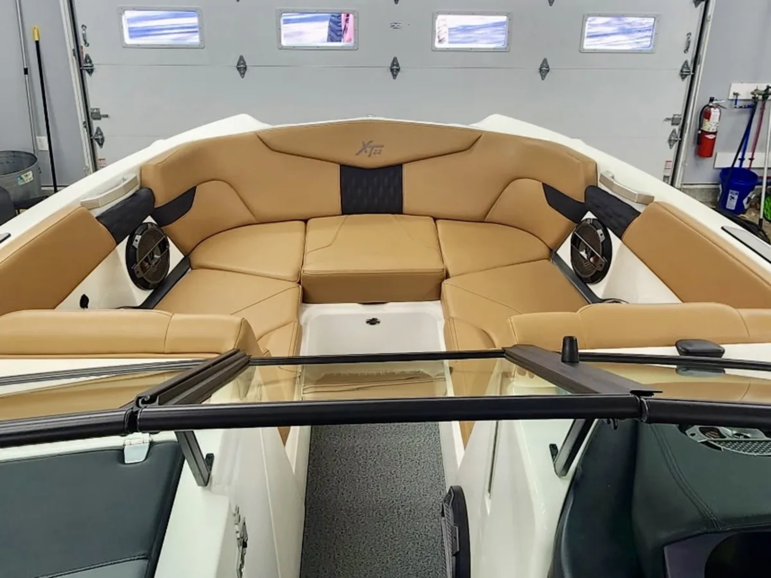 2022 MasterCraft XT22 