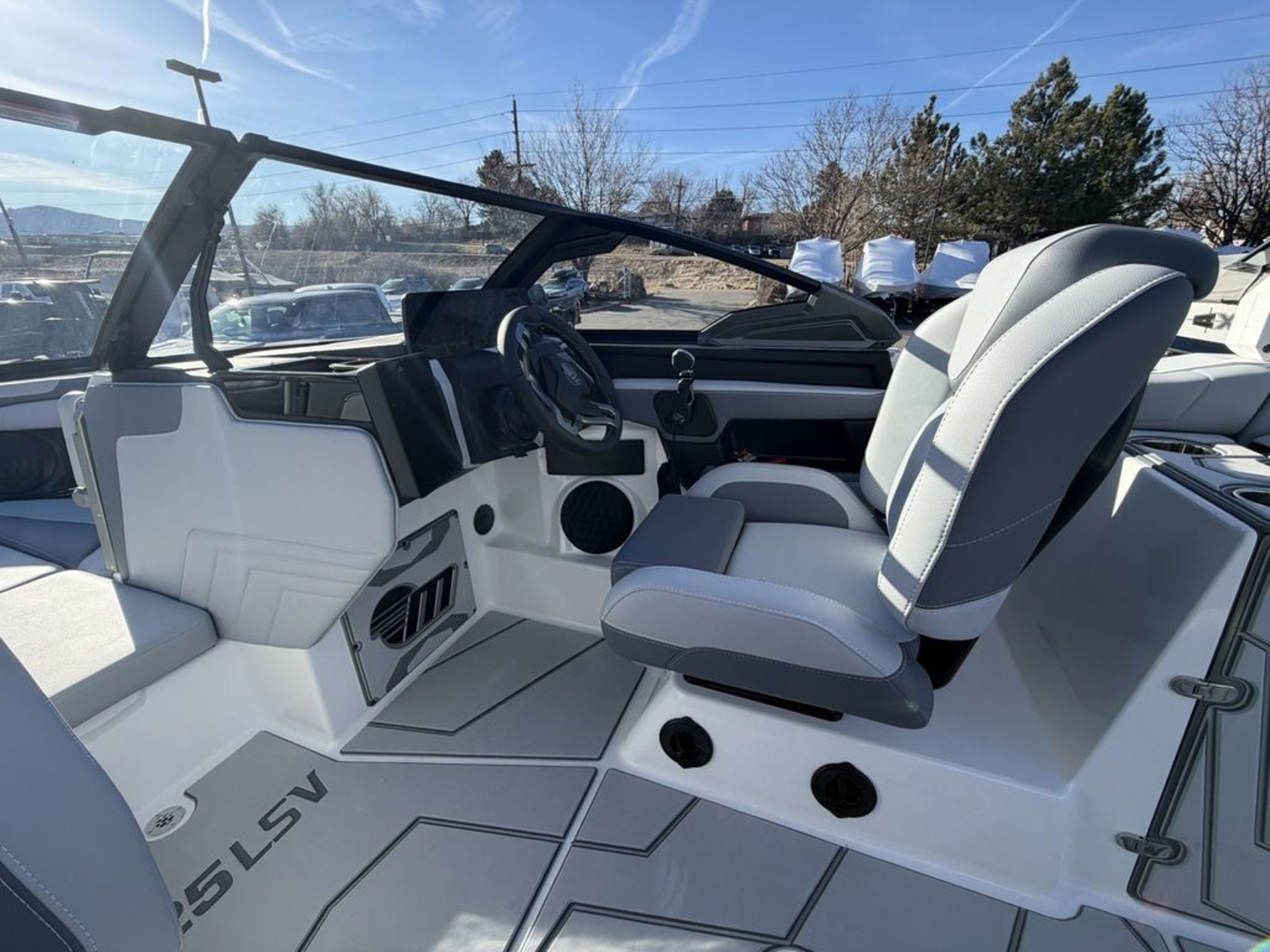 2026 Malibu Boats 25 LSV