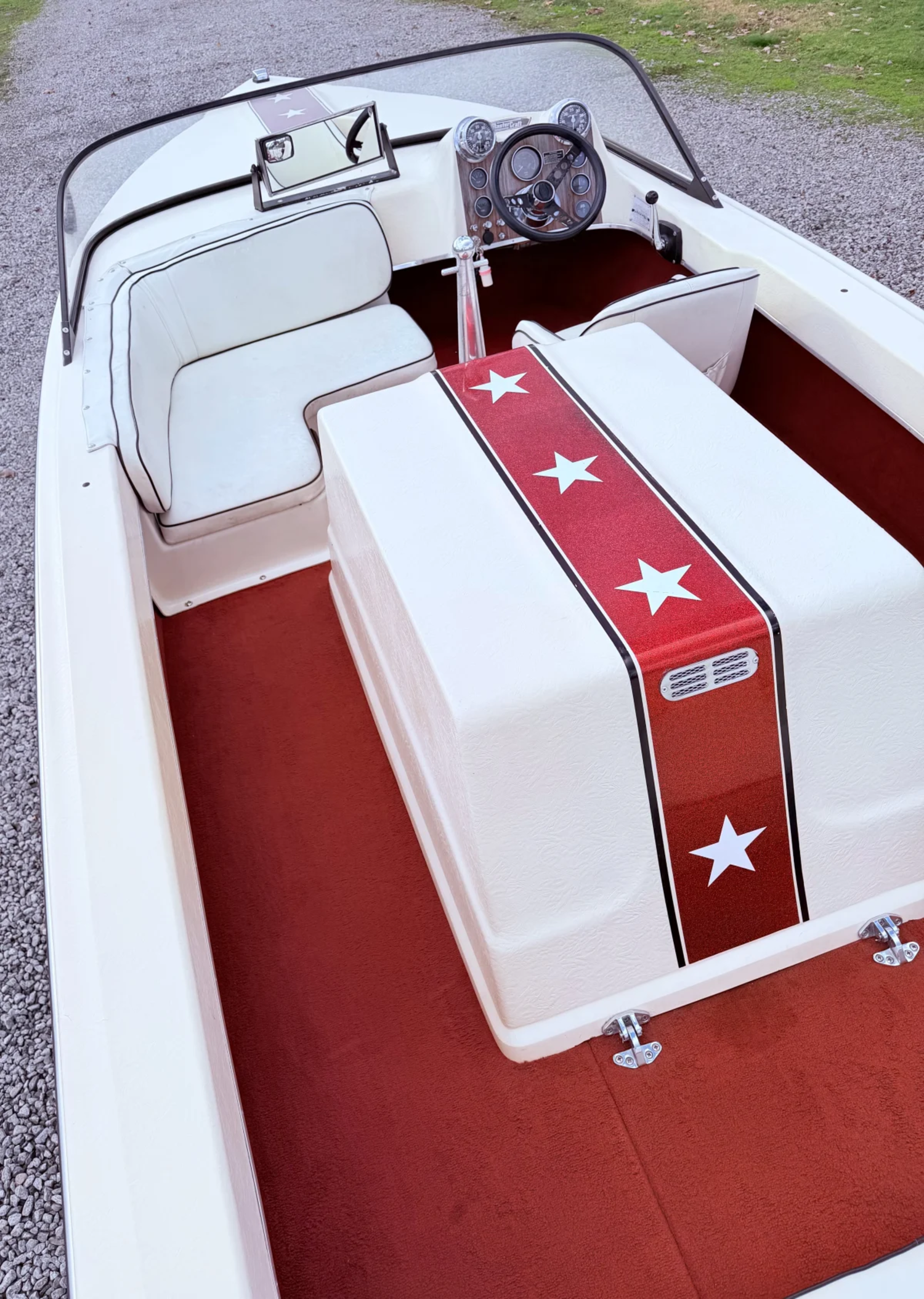 1980 Mastercraft Skier 19 Stars and Stripes