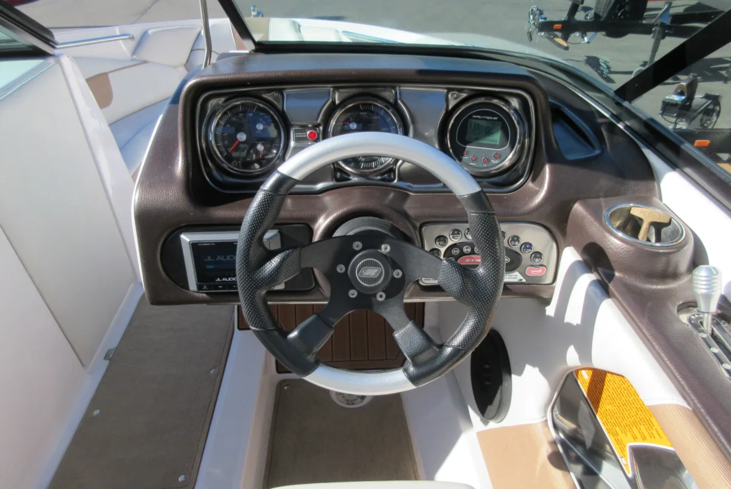 2011 Nautique Sport 216v
