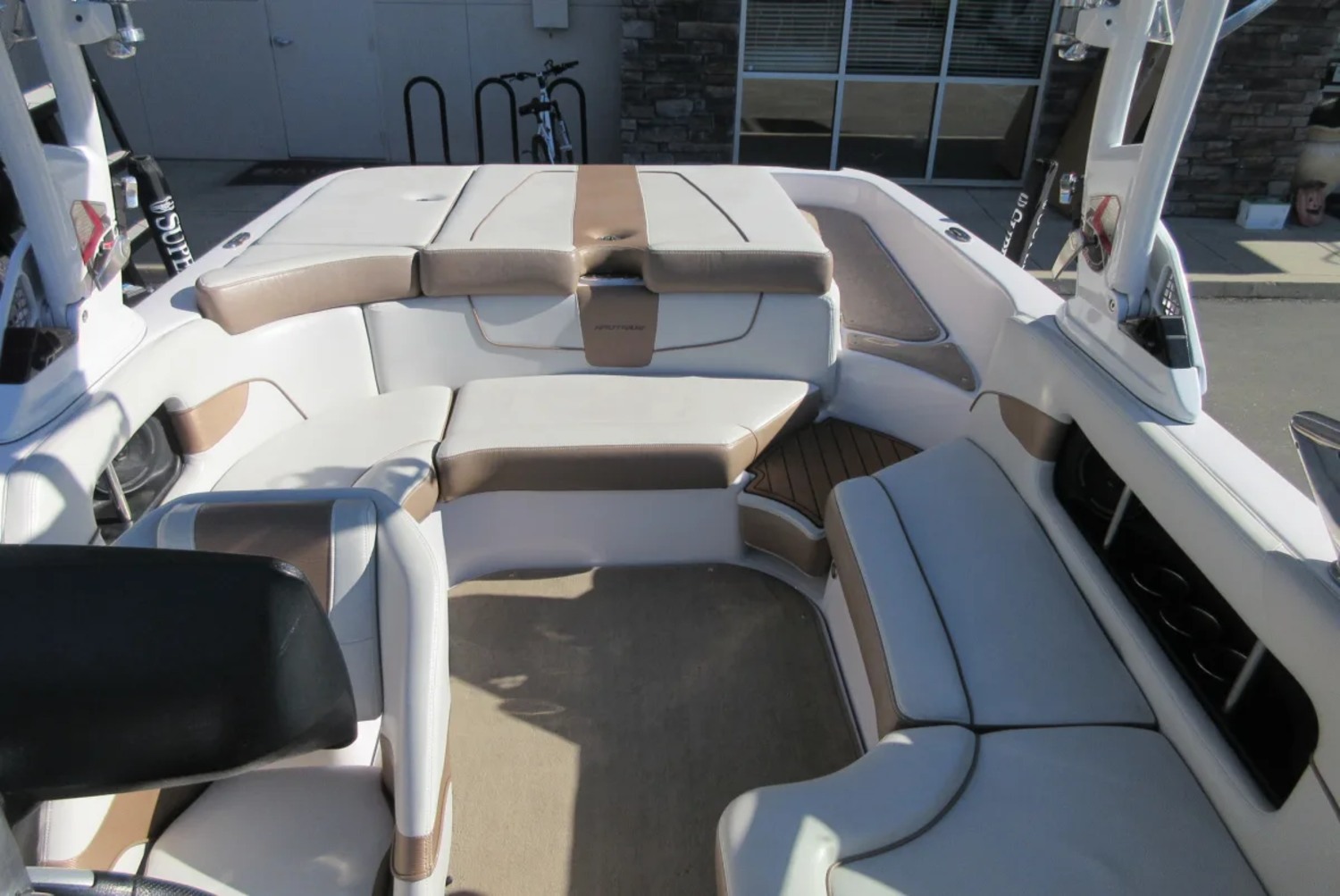 2011 Nautique Sport 216v