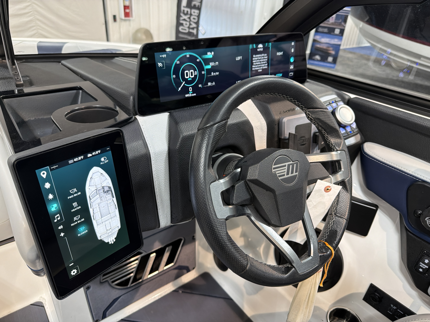 2025 Malibu 23 LSV