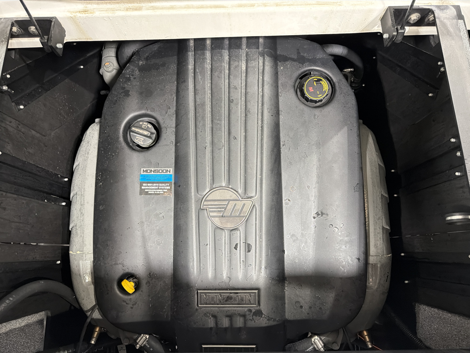 2025 Malibu 23 LSV