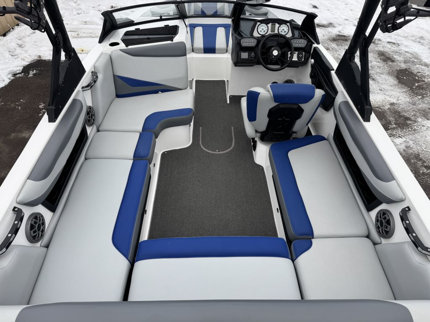 2021 Axis Wake Research T22