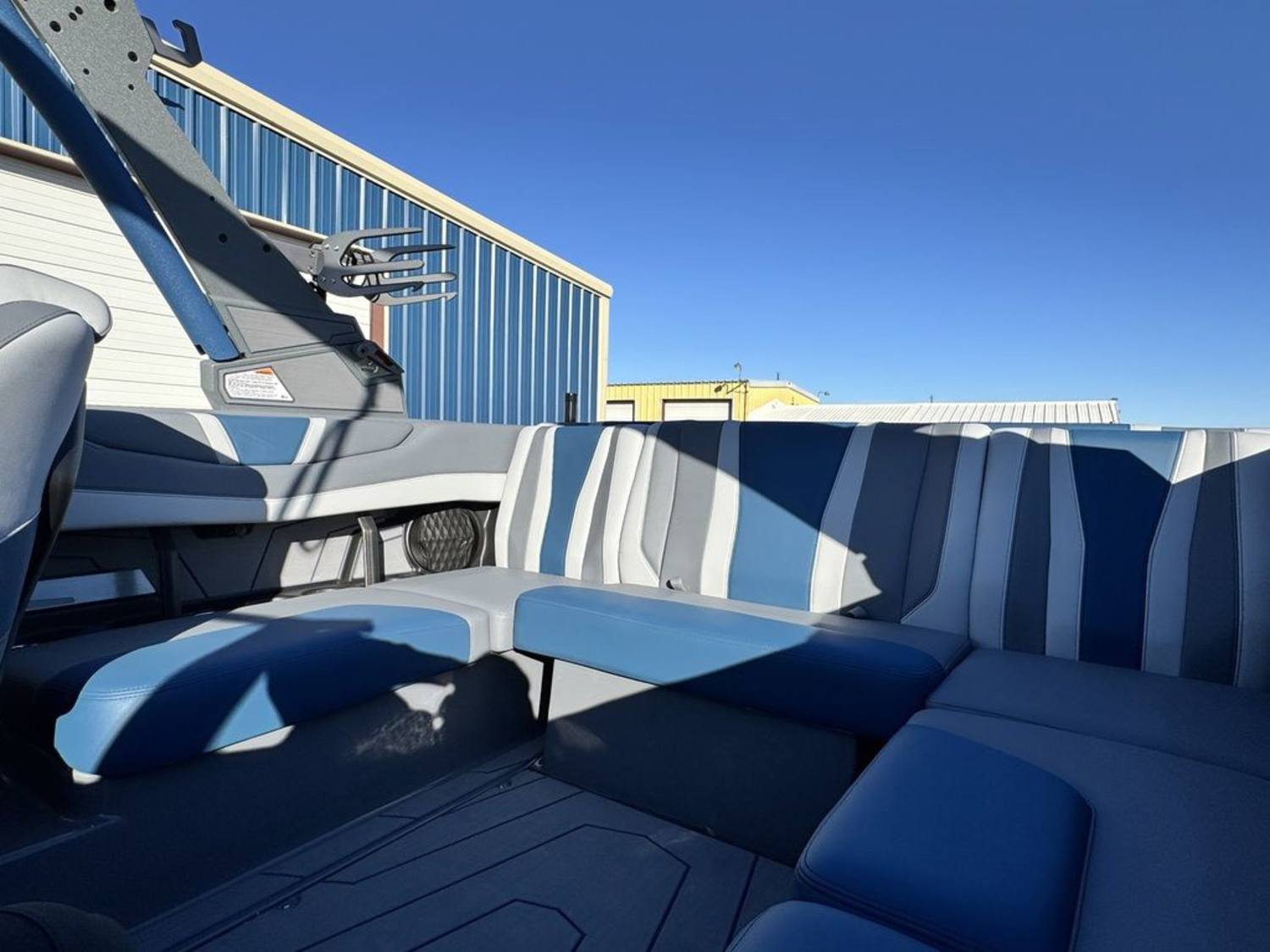 2026 Malibu Boats 21 LX