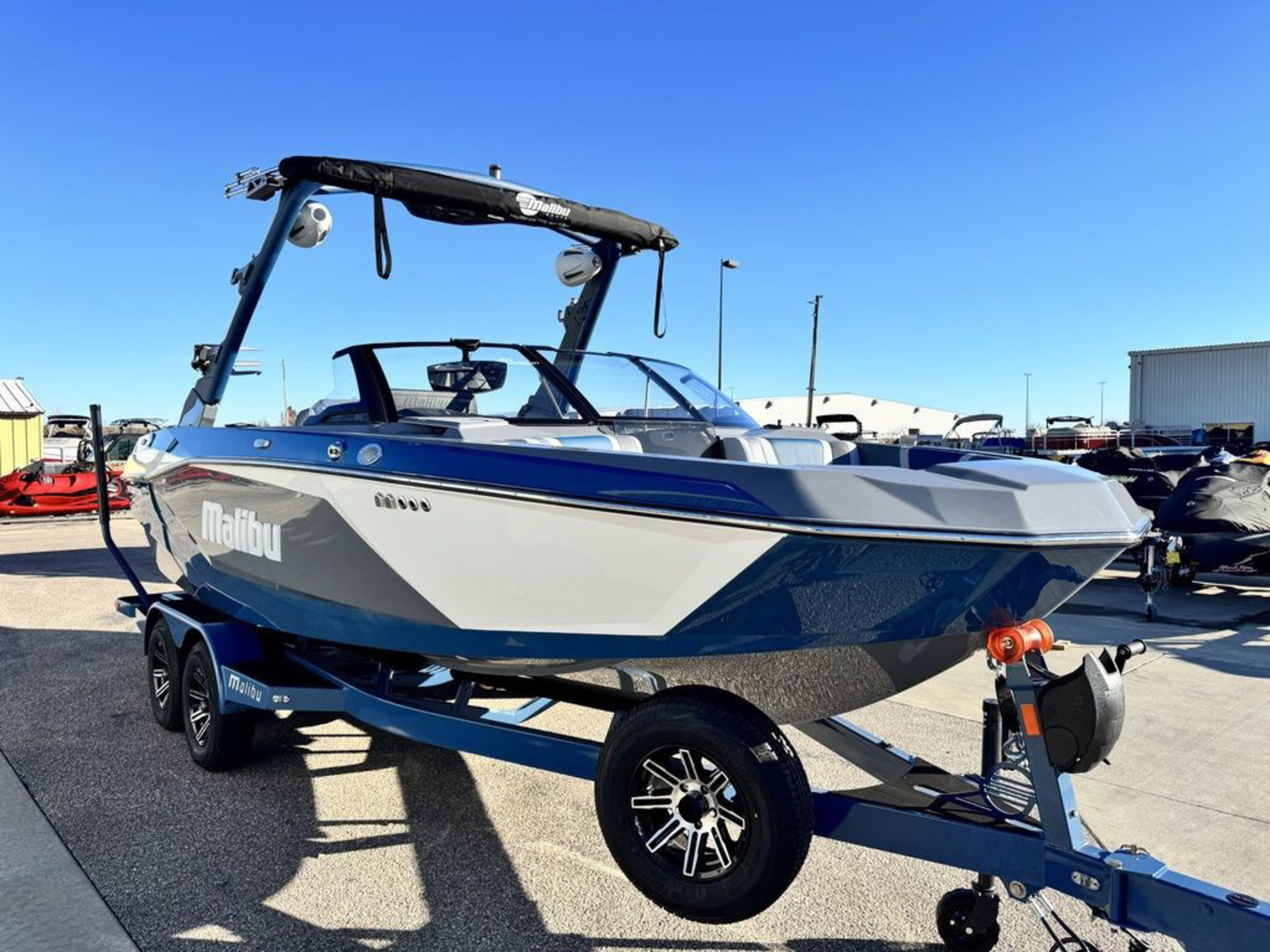 2026 Malibu Boats 21 LX