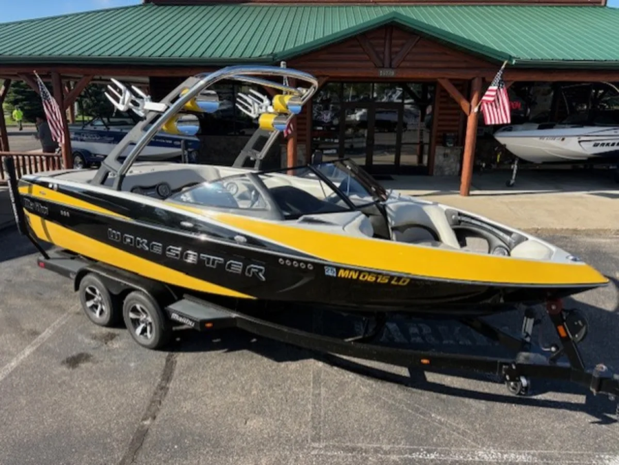2014 Malibu Boats Wakesetter VLX for sale in Baxter, Minnesota