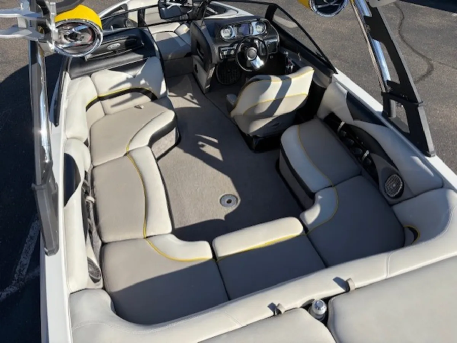 2014 Malibu Boats Wakesetter VLX for sale in Baxter, Minnesota