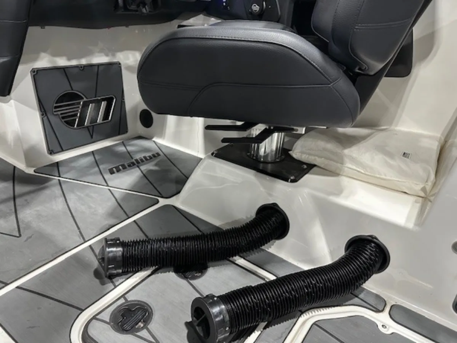 2021 Malibu Boats Wakesetter 25 LSV for sale in Excelsior, Minnesota