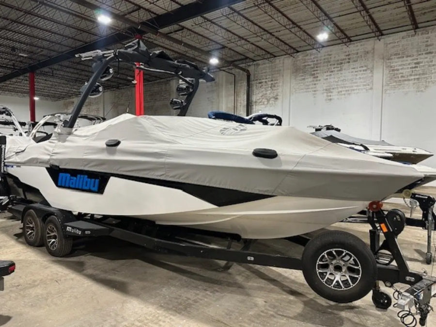 2021 Malibu Boats Wakesetter 25 LSV for sale in Excelsior, Minnesota