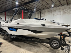 2021 Malibu Boats Wakesetter 25 LSV for sale in Excelsior, Minnesota