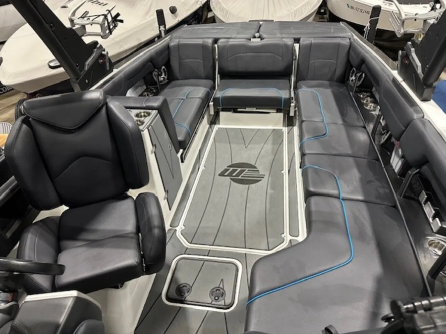 2021 Malibu Boats Wakesetter 25 LSV for sale in Excelsior, Minnesota