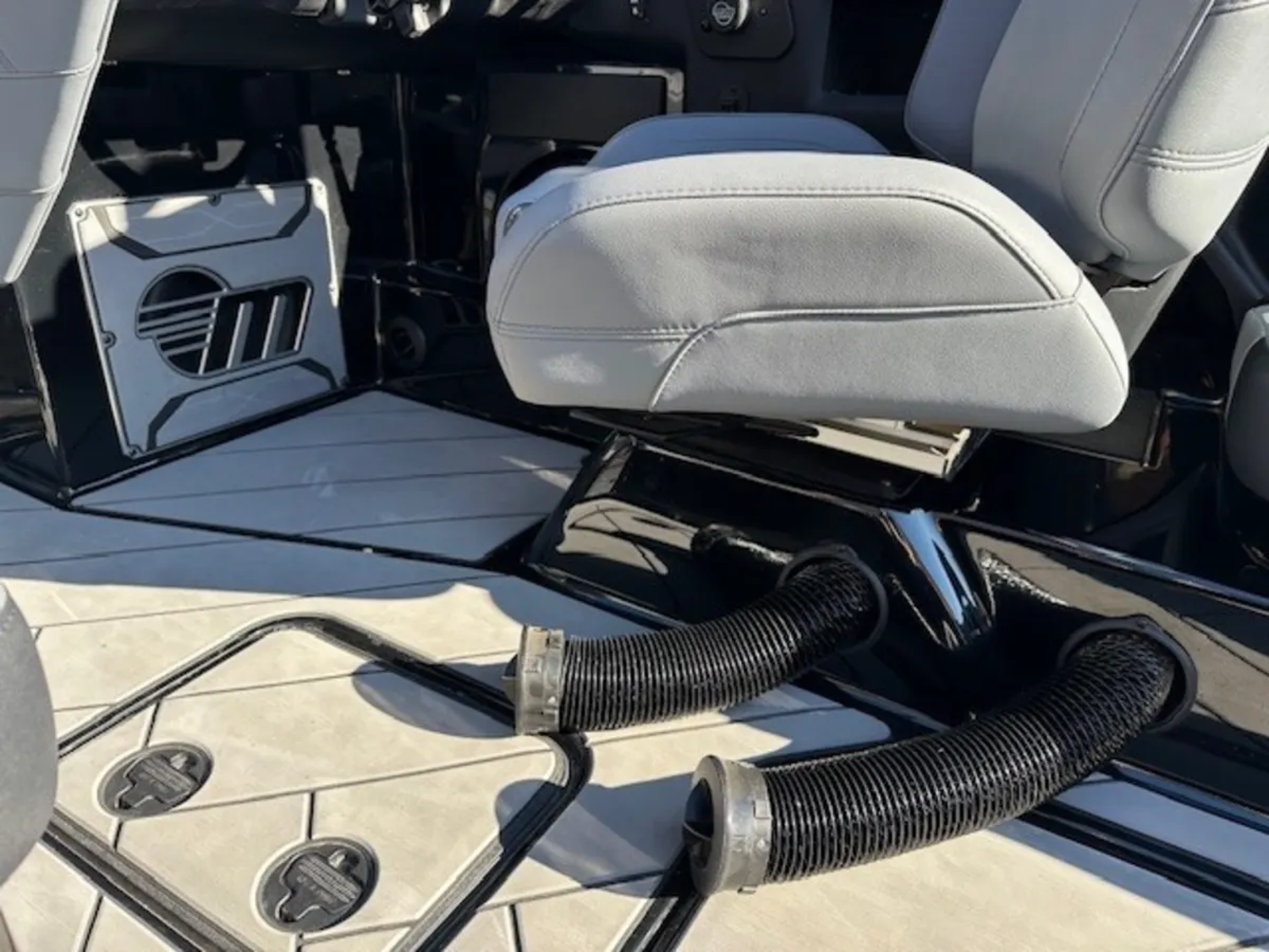 2024 Malibu 23 LSV -S5242