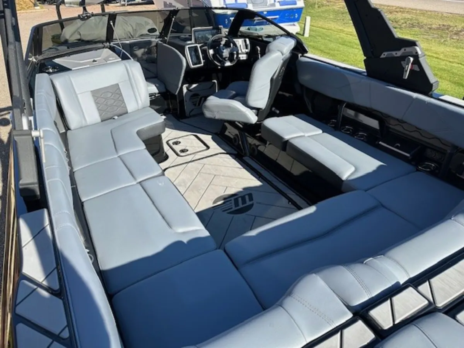 2024 Malibu 23 LSV -S5242