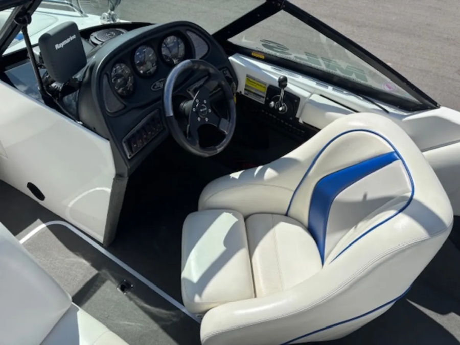 2003 Malibu Boats Wakesetter XTi for sale in Detroit Lakes, Minnesota