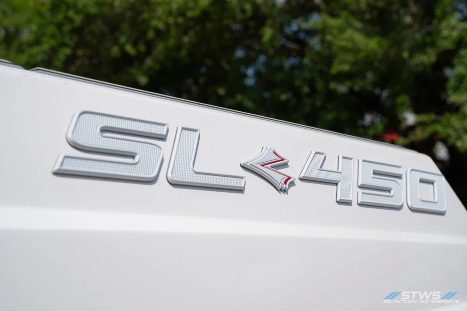 2025 SUPRA SL 450  – Pure White  Slate Blue