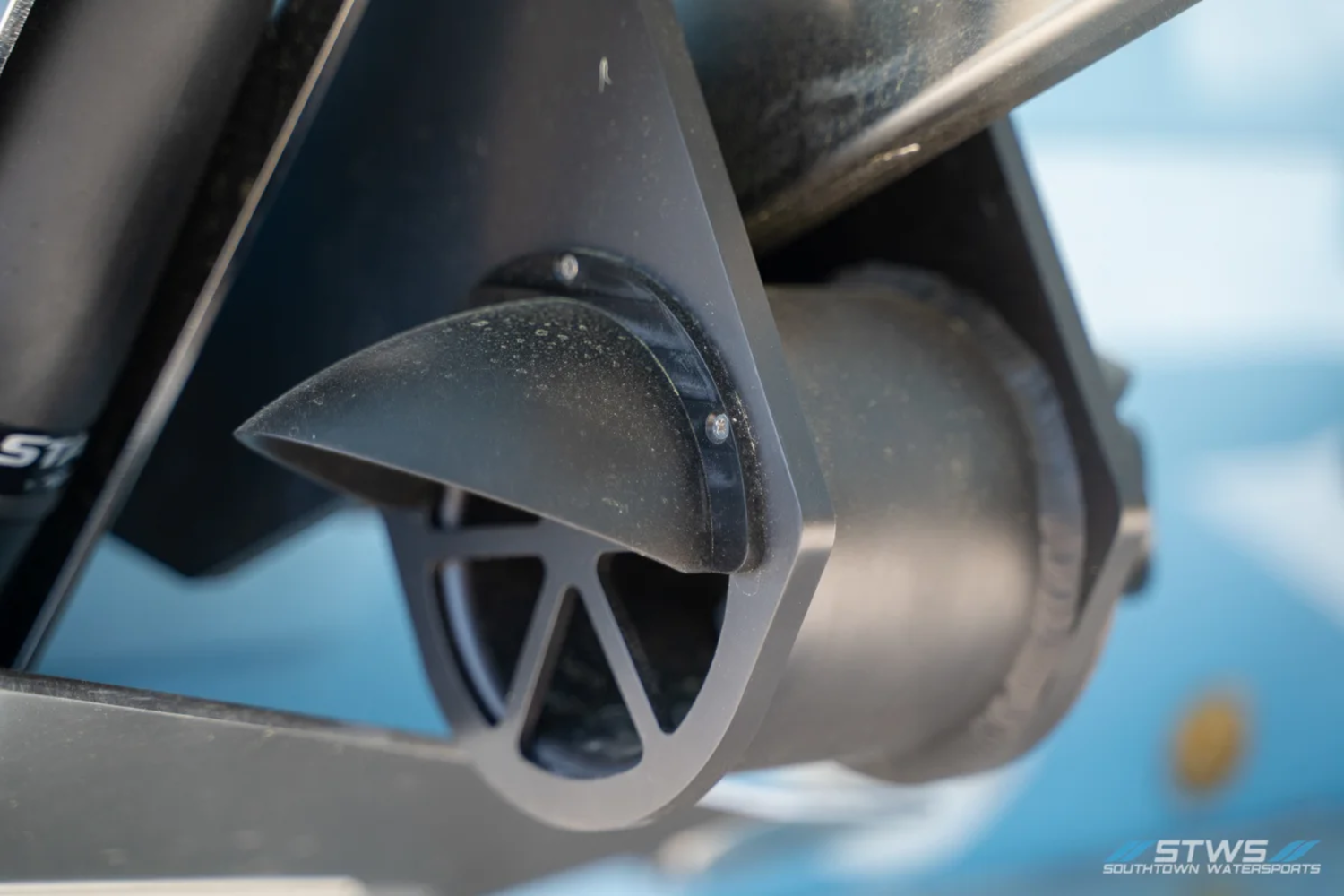 2025 SUPRA SL 450  – Pure White  Slate Blue