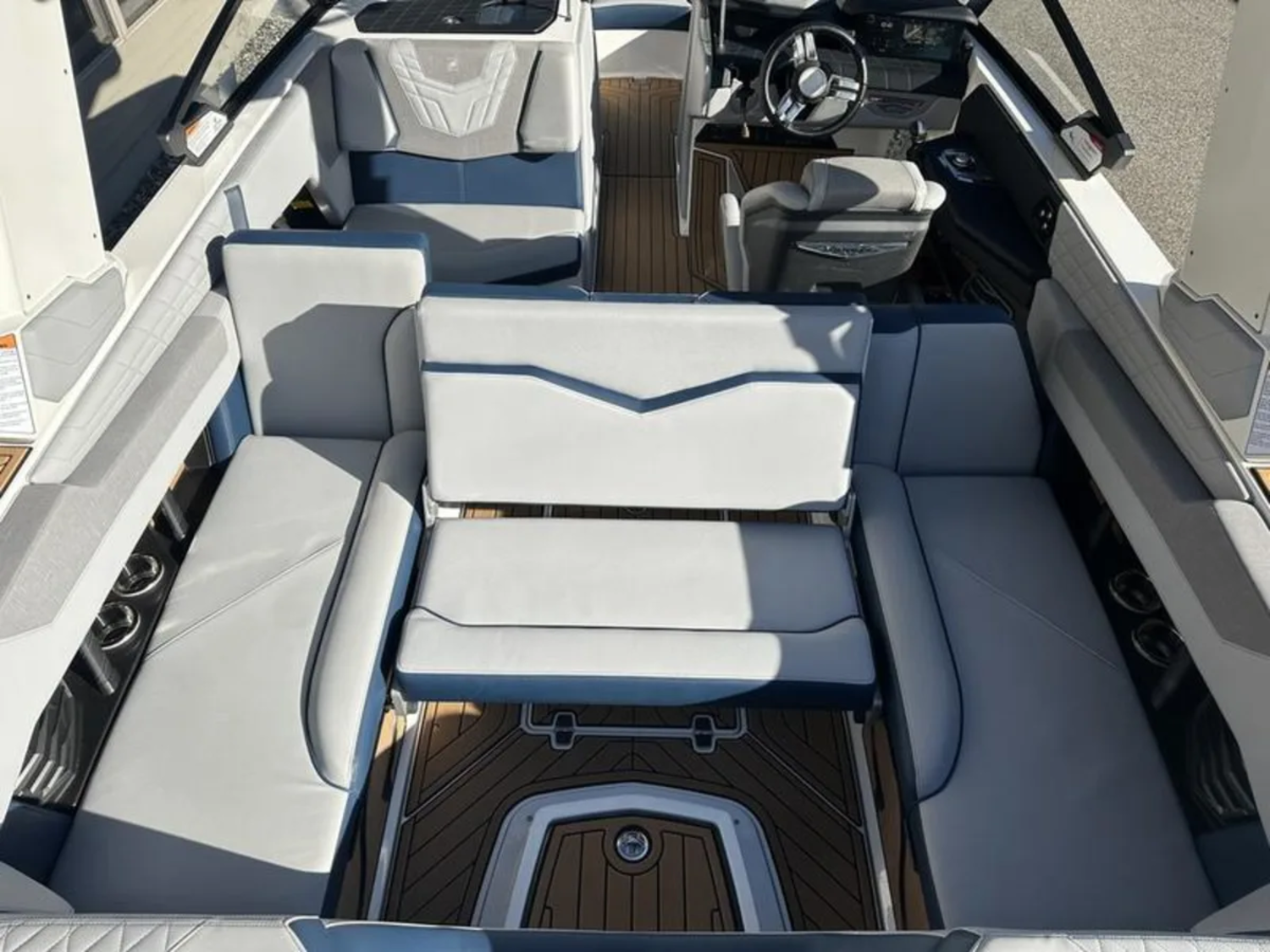2022 Nautique G23