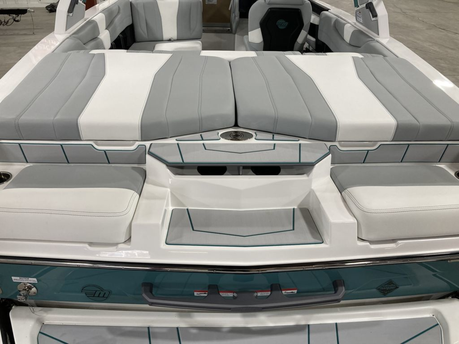 2026 Malibu Boats 21 LX