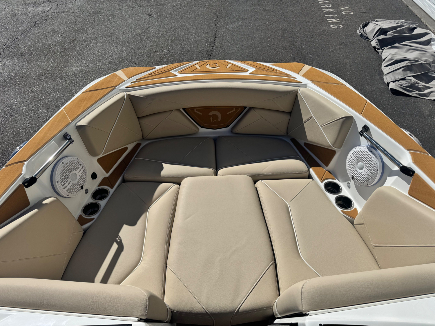 2026 Centurion NV233