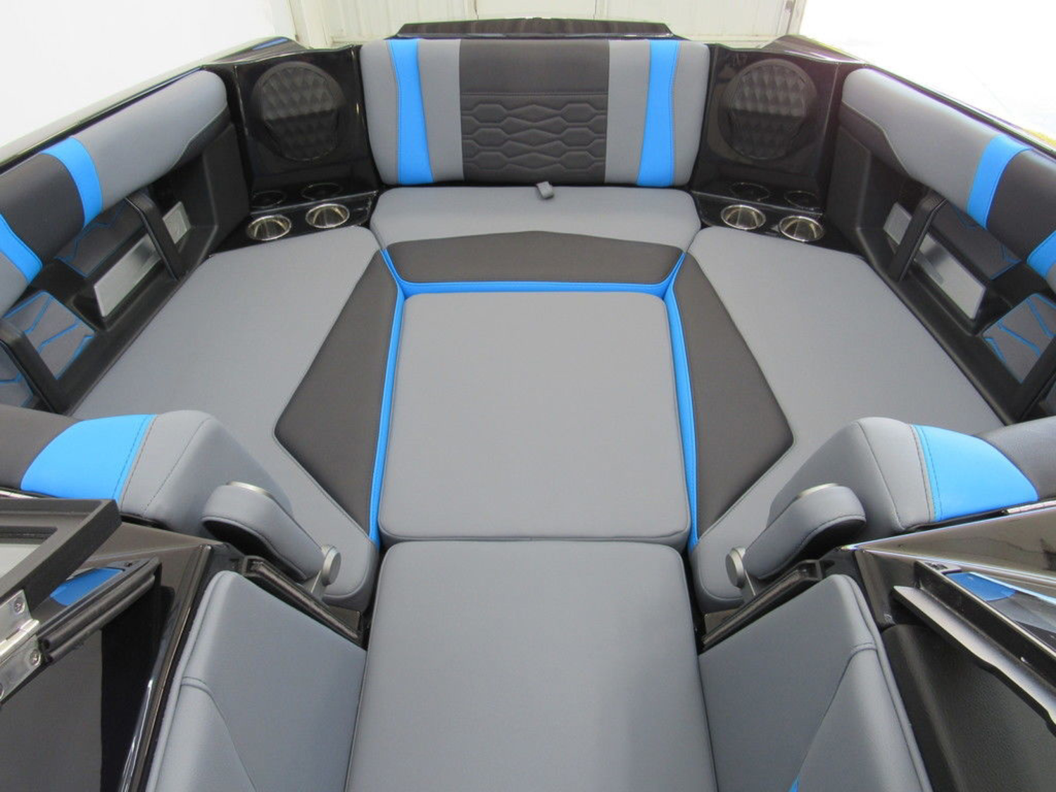 2026 Malibu Boats 22 MXZ