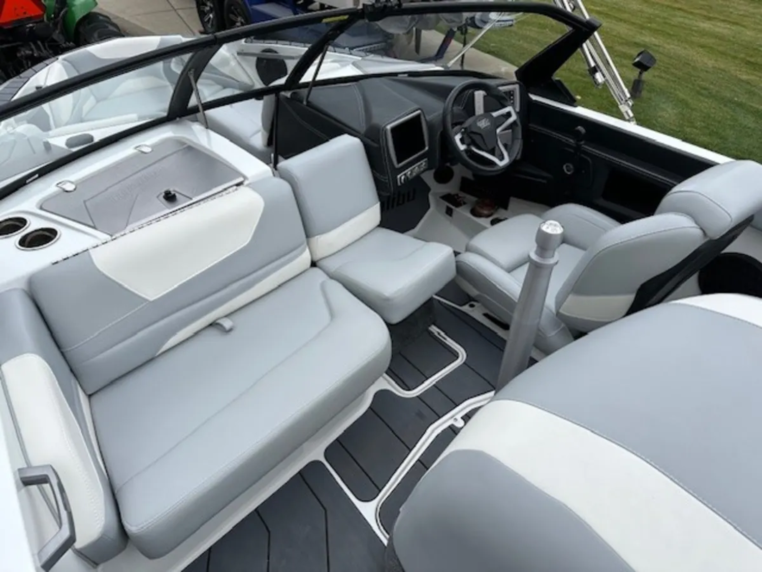 2025 Malibu TXI MO M6Di