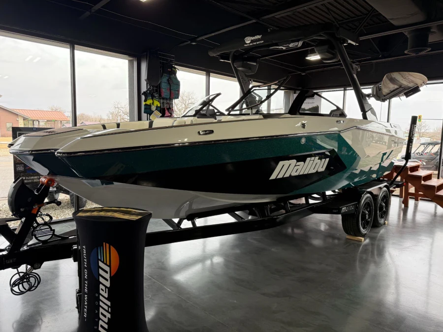 2026-malibu--wakesetter-23-mxz-120118-image22