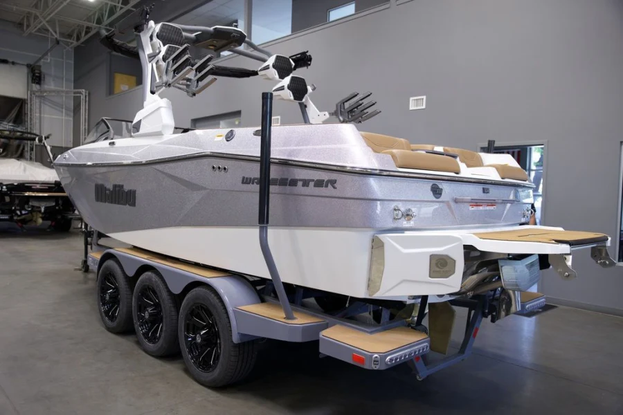 2026-malibu-wakesetter-23-lsv-120240-image3
