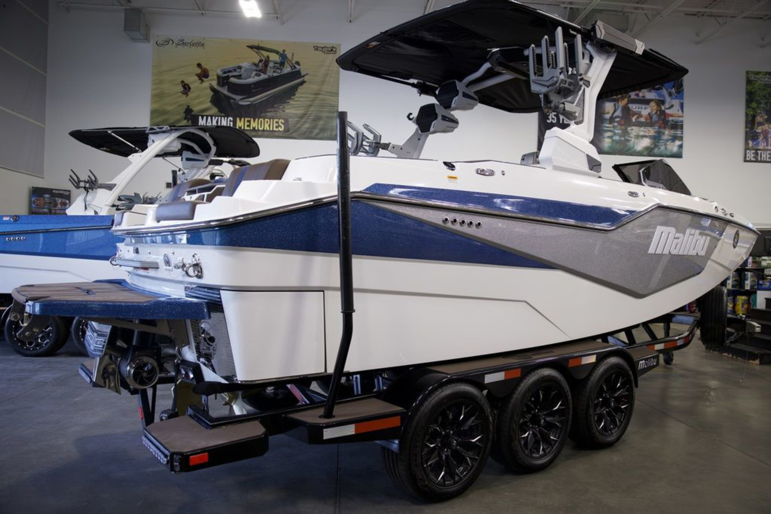 2026 Malibu Boats M242