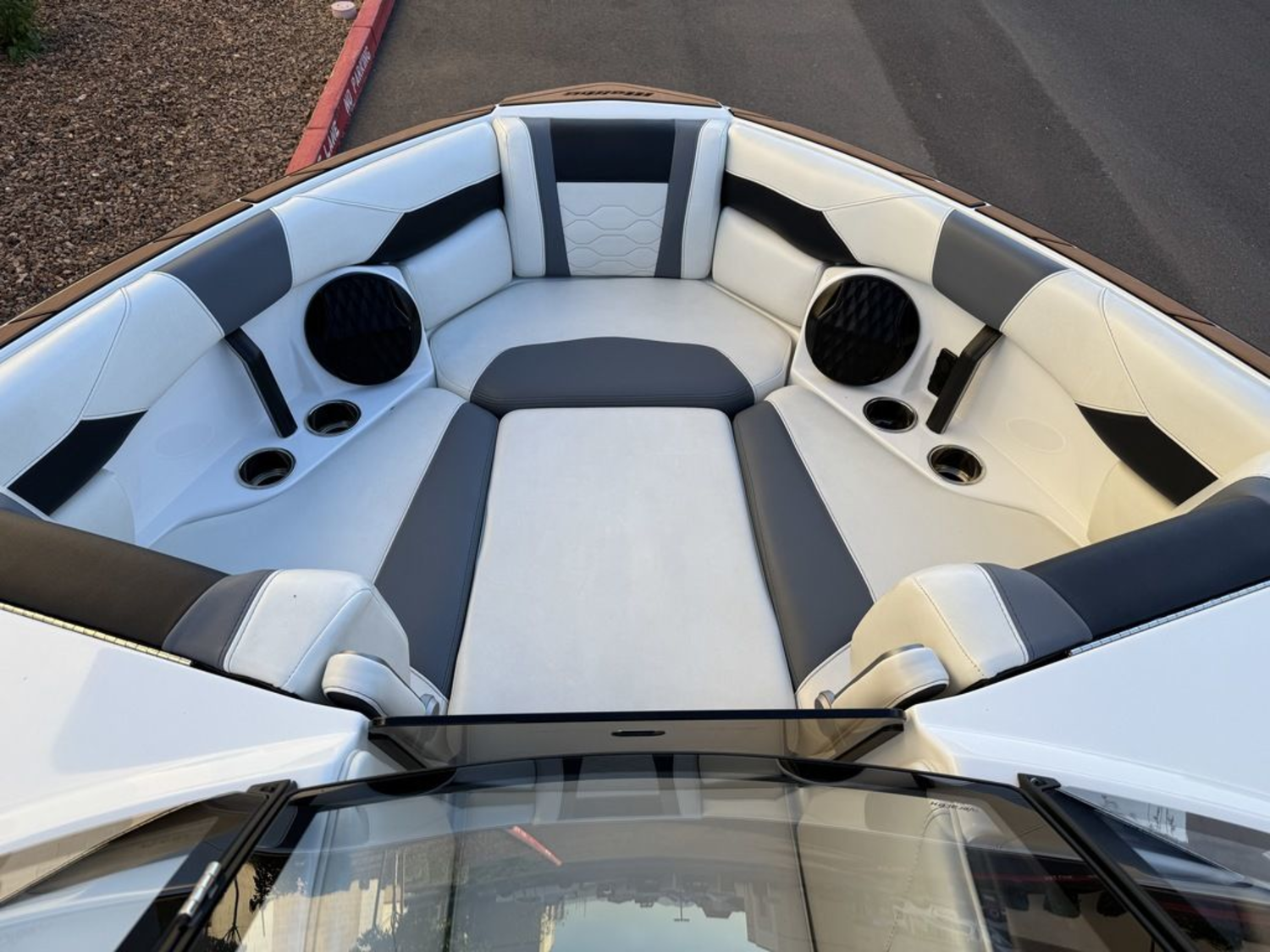 2024 Malibu Boats 23 LSV