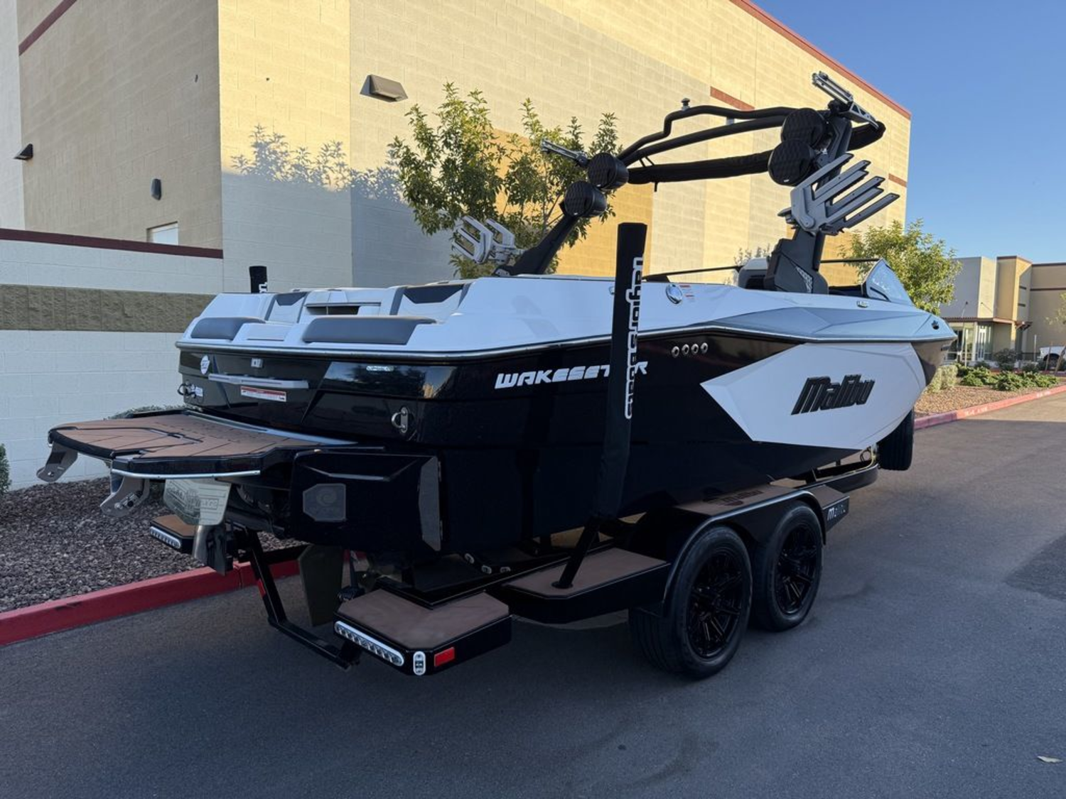 2024 Malibu Boats 23 LSV