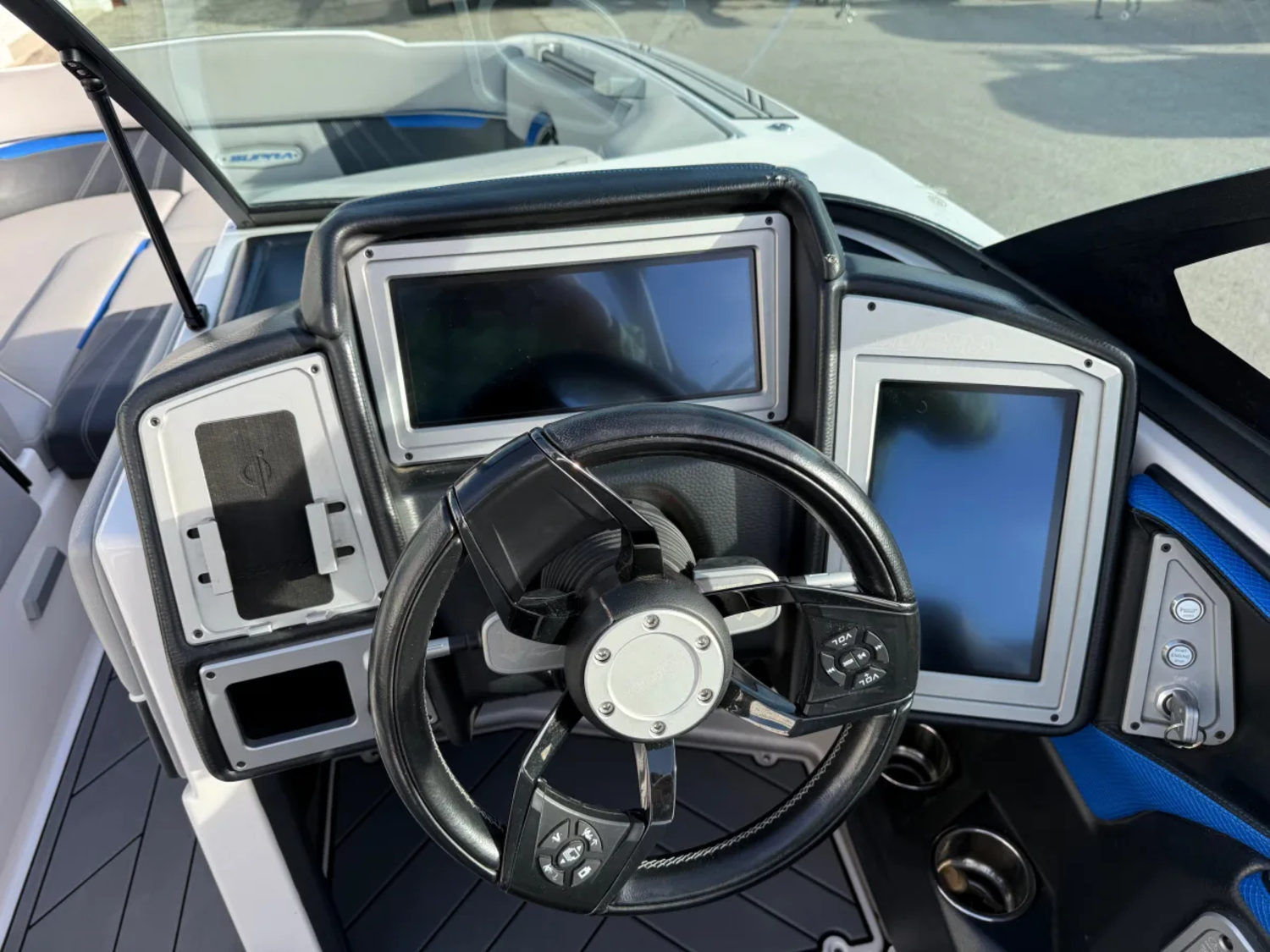 2020 22' Supra "SA550" Bowrider