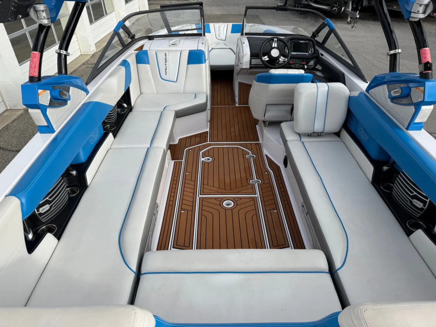 2015 25' Super Air Nautique "G25" Bowrider