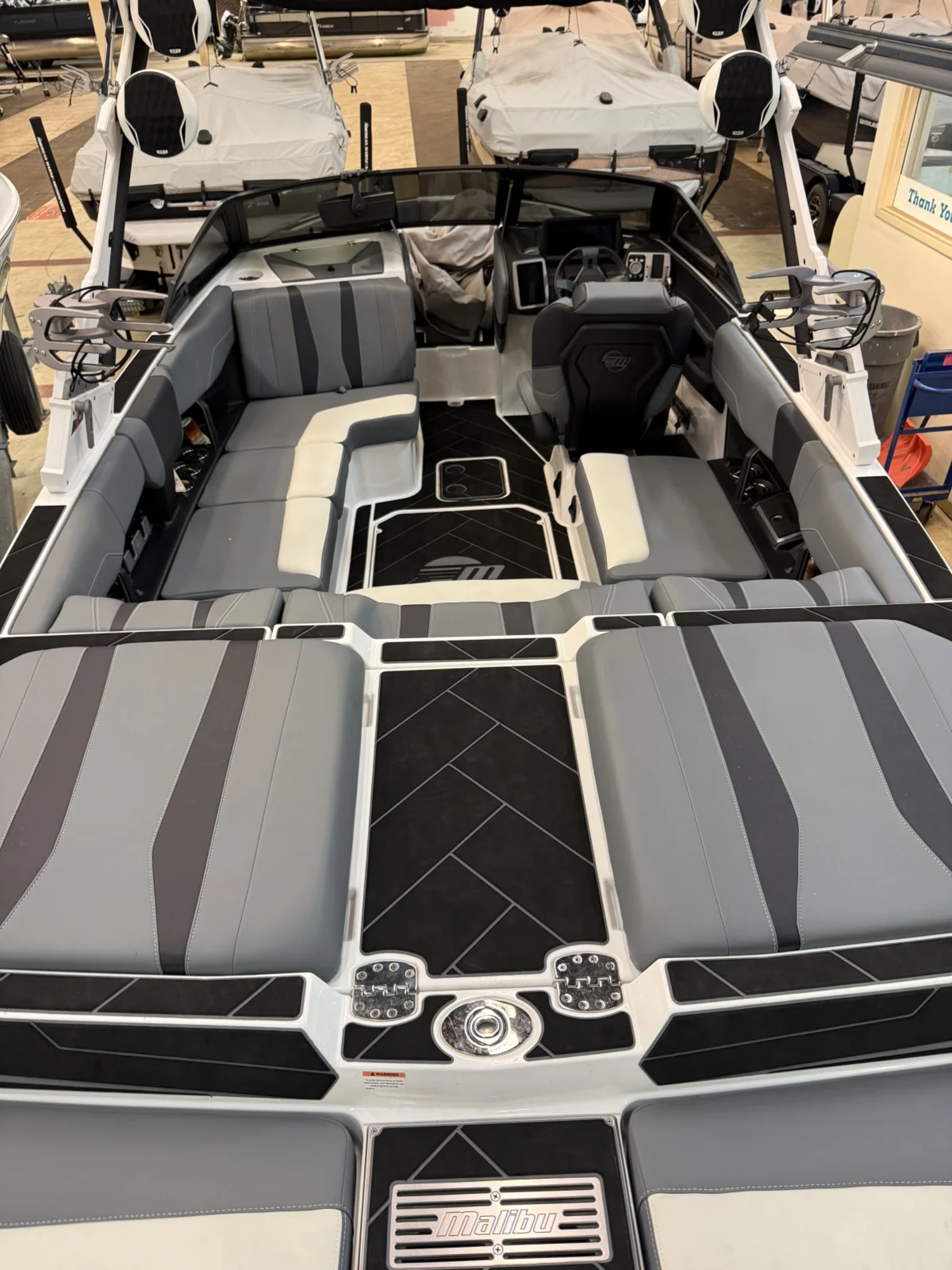 2023 MALIBU 22 LSV Wakesetter M6DI @ TRL
