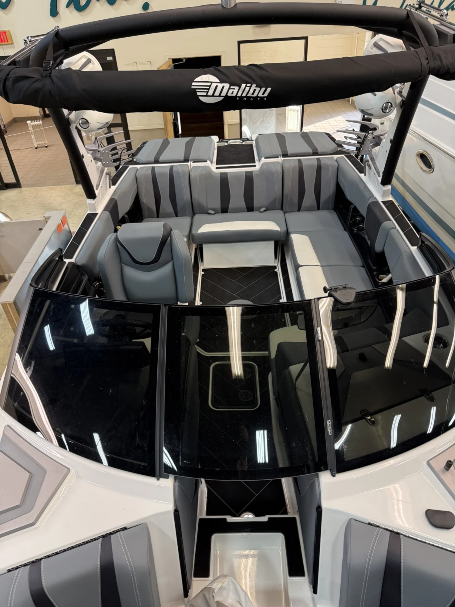 2023 MALIBU 22 LSV Wakesetter M6DI @ TRL