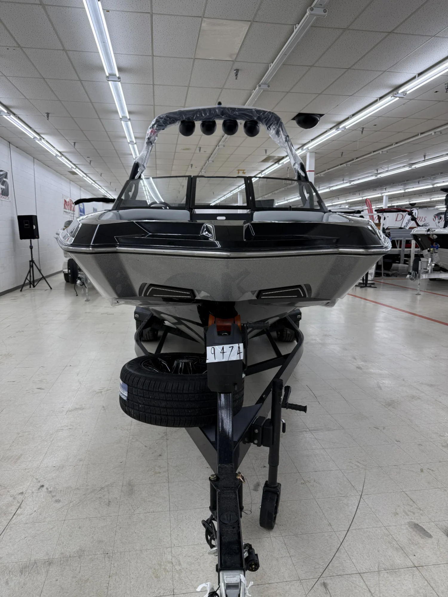 2026 AXIS A245 Wake boat w/ M6DI & TRL
