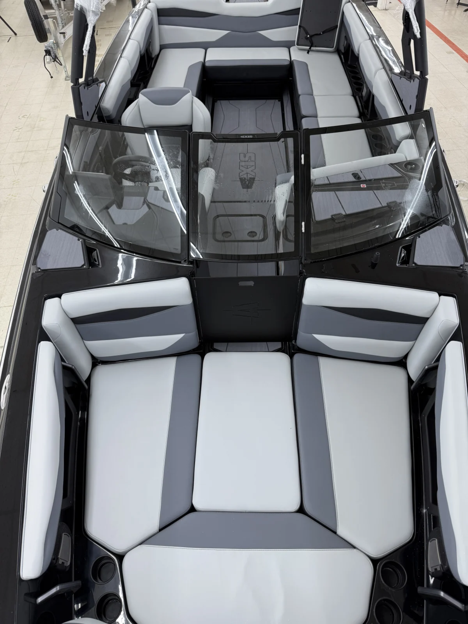 2026 AXIS A245 Wake boat w/ M6DI & TRL