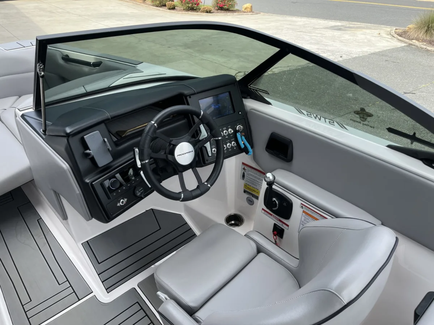 CLEAN LIKE NEW 2024 MOOMBA MAX 