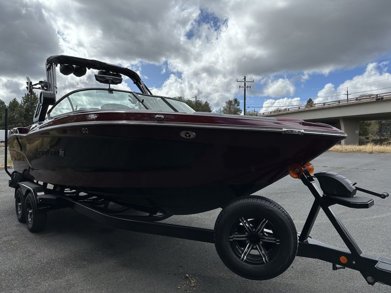 2024 Mastercraft XT25