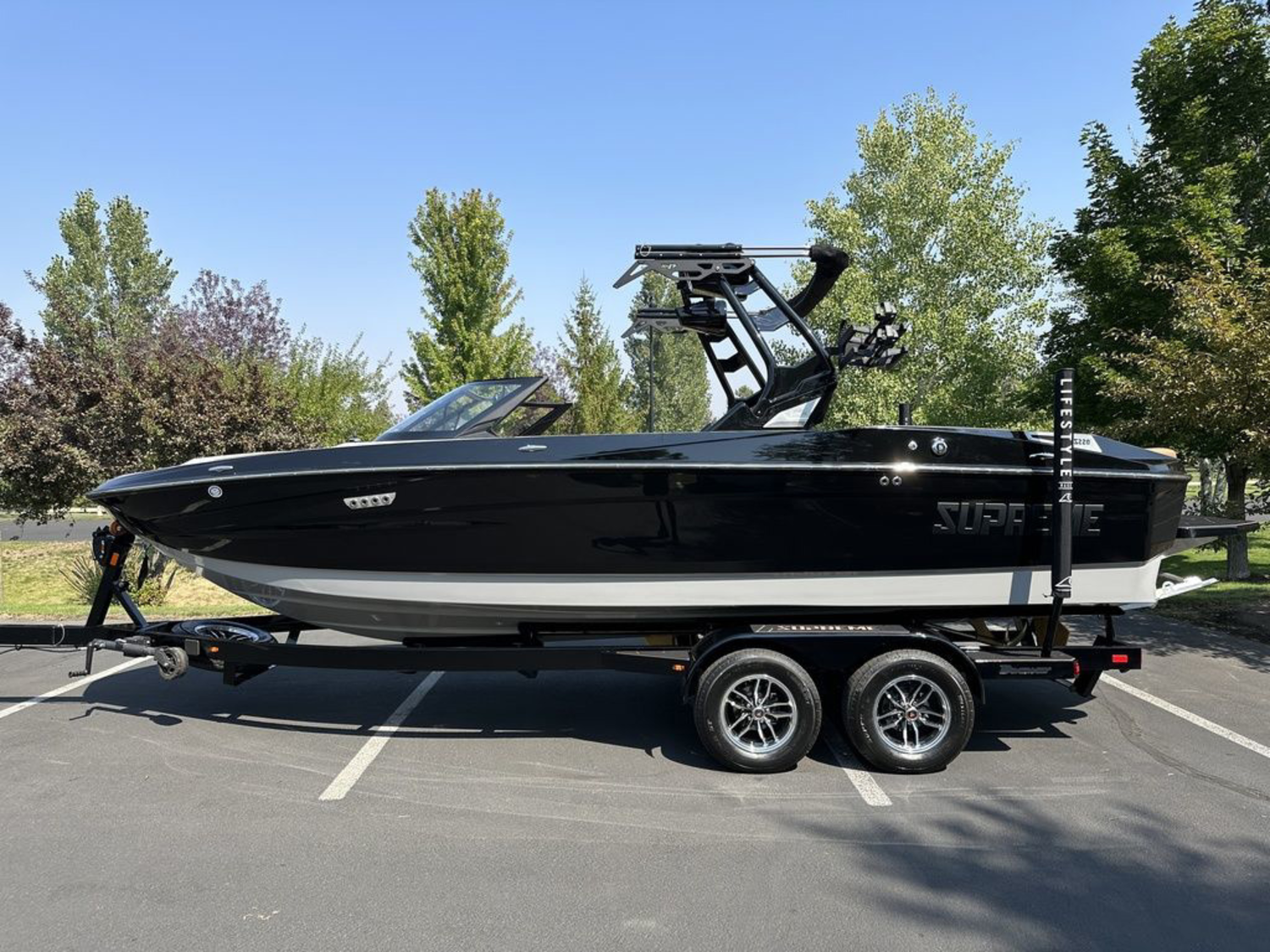 2025 Supreme Boats S220