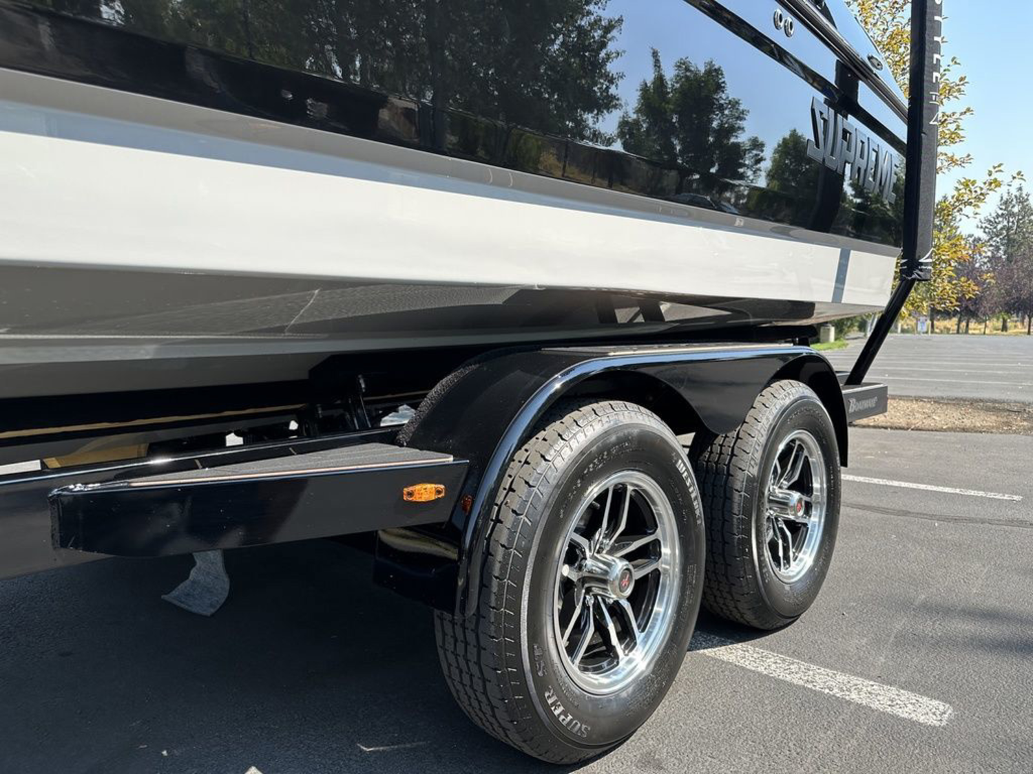 2025 Supreme Boats S220