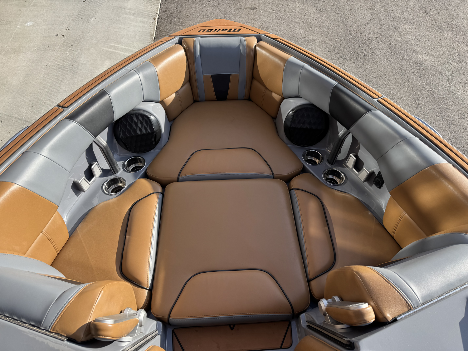 2023 Malibu Boats 23 LSV