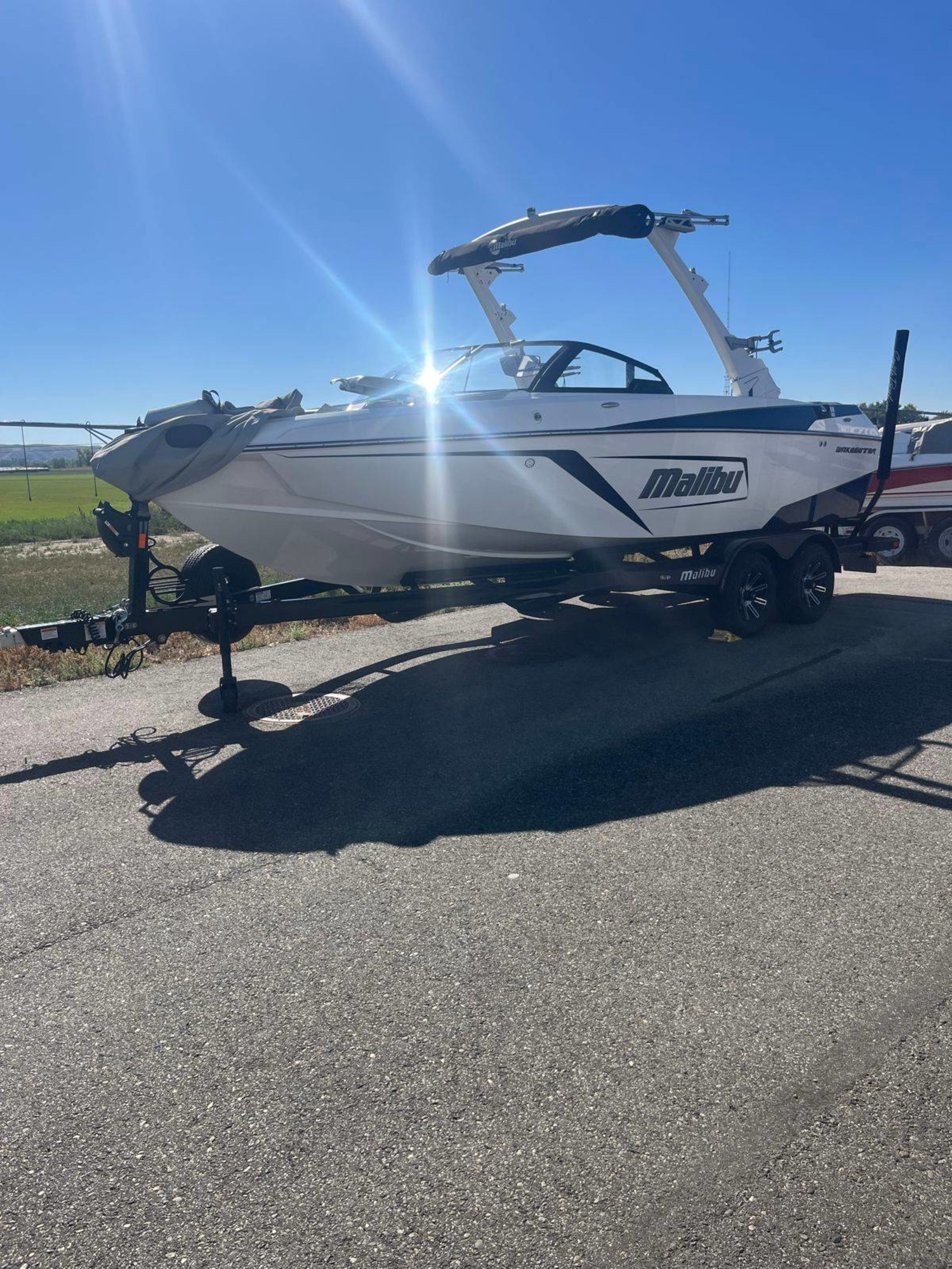 2022 Malibu Boats Wakesetter 22 LSV