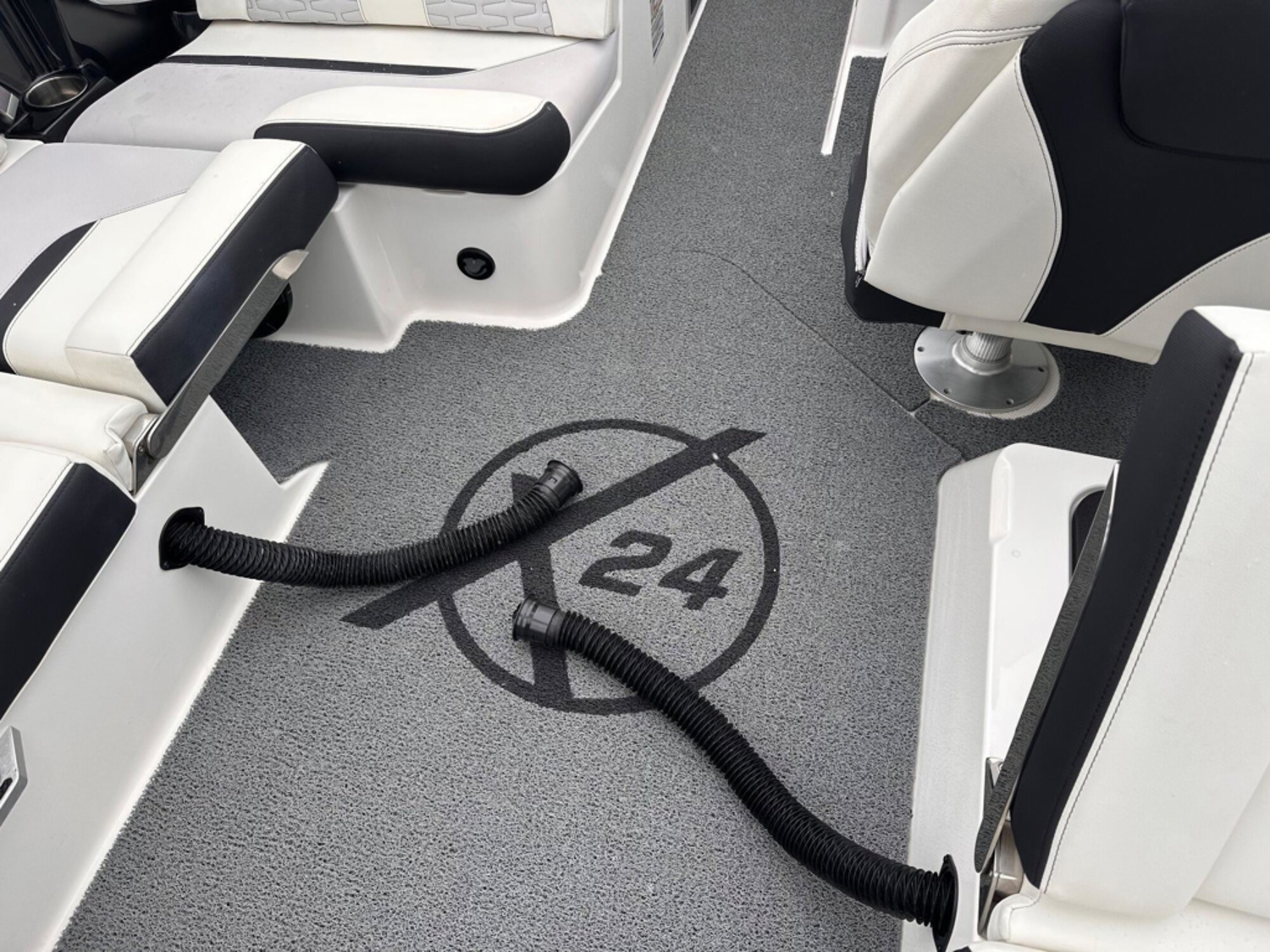 2021 Mastercraft X24