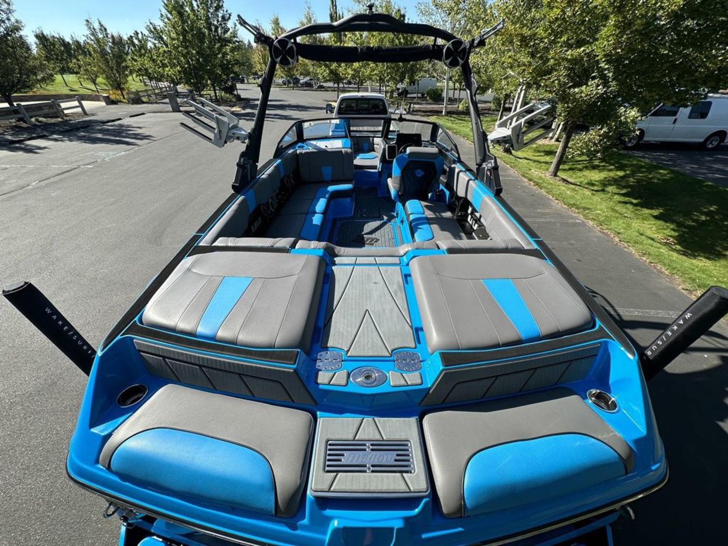 2021 Malibu Boats 23 LSV
