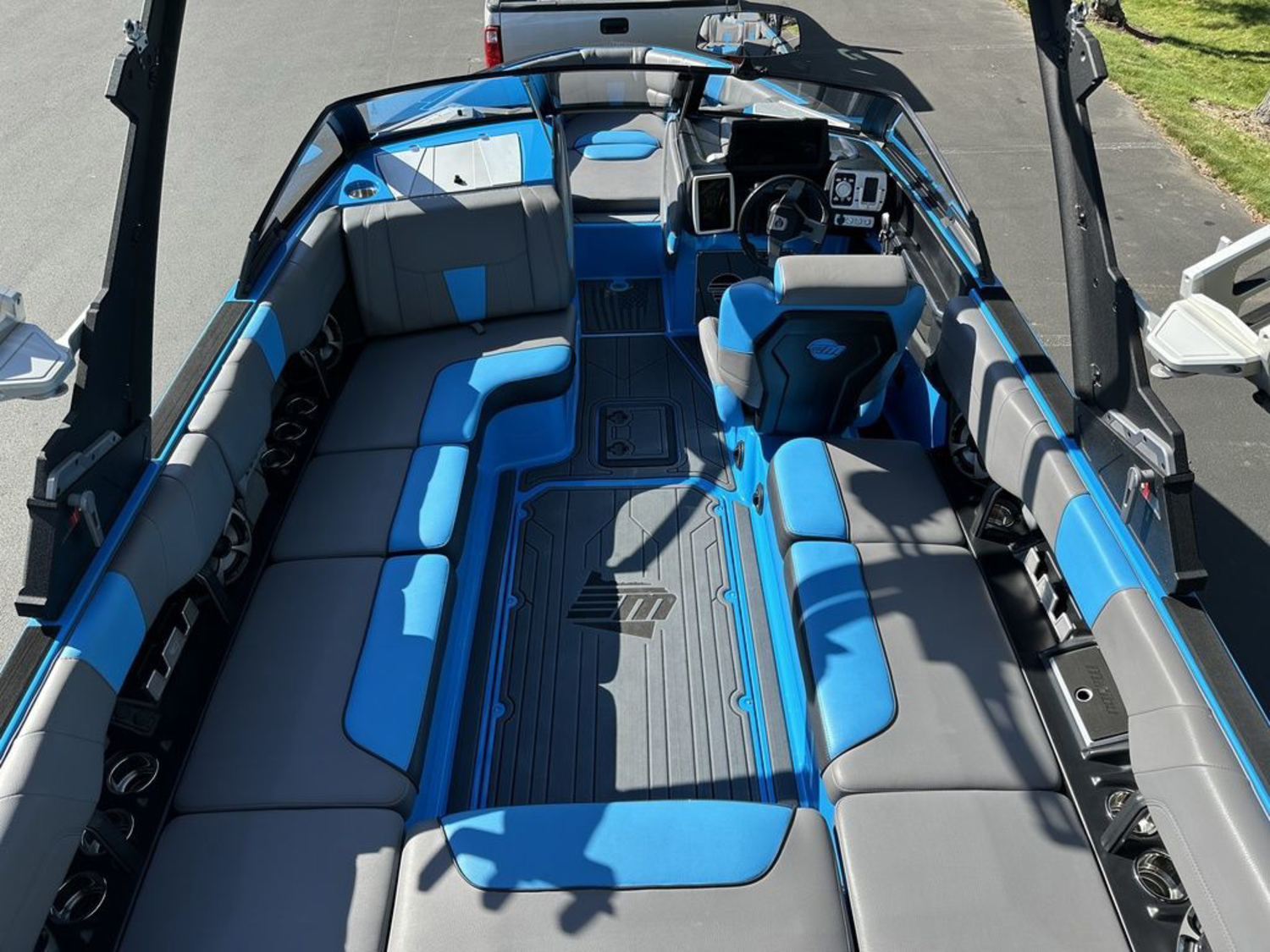 2021 Malibu Boats 23 LSV