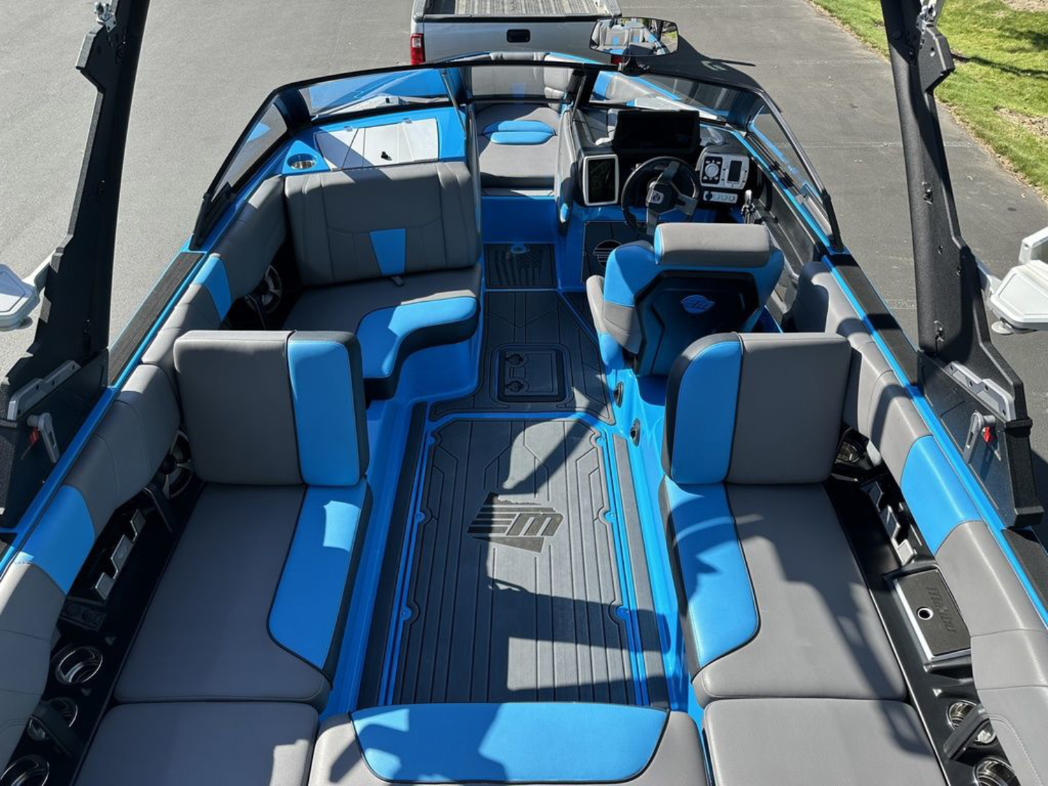 2021 Malibu Boats 23 LSV